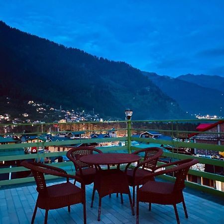 Tata Vista Resort Mall Road Manali - Centrally Heated & Air Cooled Buitenkant foto